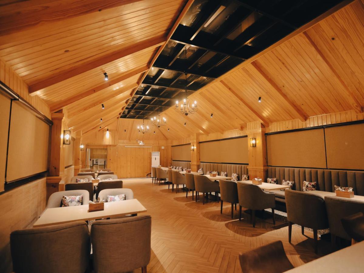 Clarks Inn Express, Dehradun Ngoại thất bức ảnh