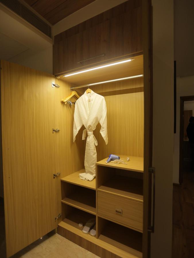 Clarks Inn Express, Dehradun Ngoại thất bức ảnh