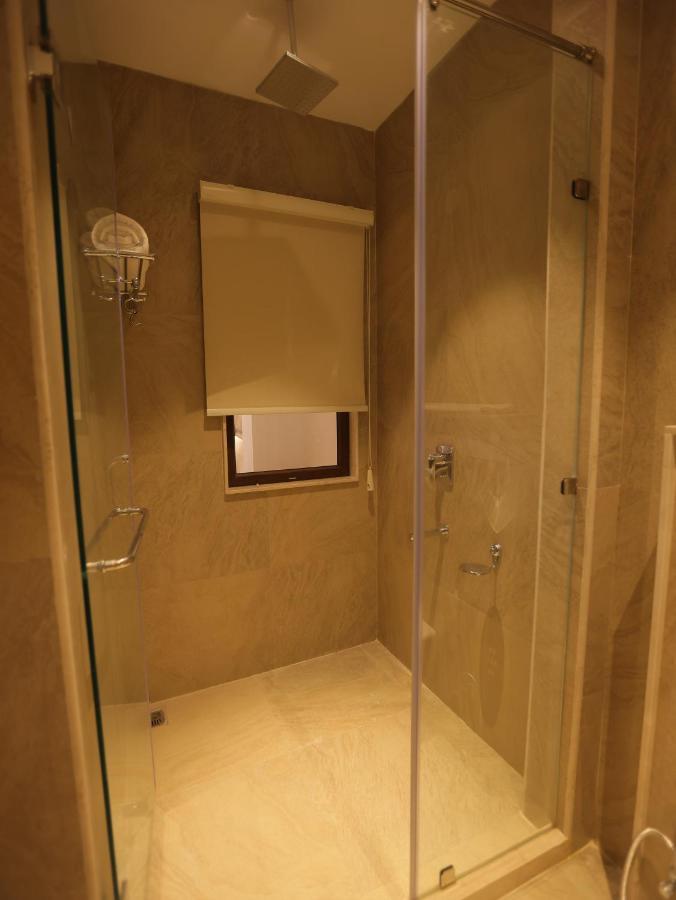 Clarks Inn Express, Dehradun Ngoại thất bức ảnh